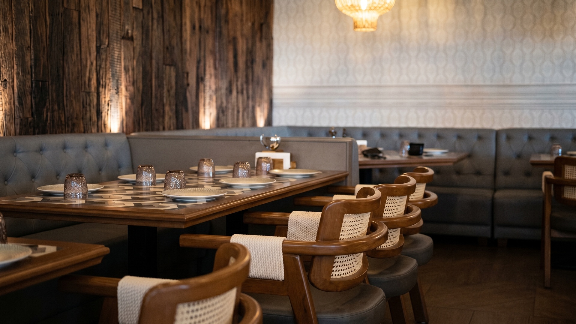 Dining-and-Stay-Together_-Why-Restobars-Add-Value-to-Hotel-ExperiencesDining-and-Stay-Together_-Why-Restobars-Add-Value-to-Hotel-Experiences